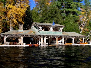 1024px-Topridge_Boathouse